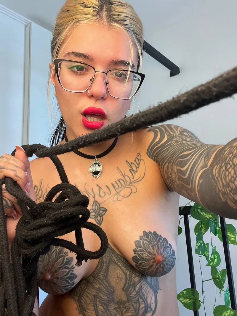 Thumbnail Provocative Desires Unleashed in BDSMGW - Dreglanoth