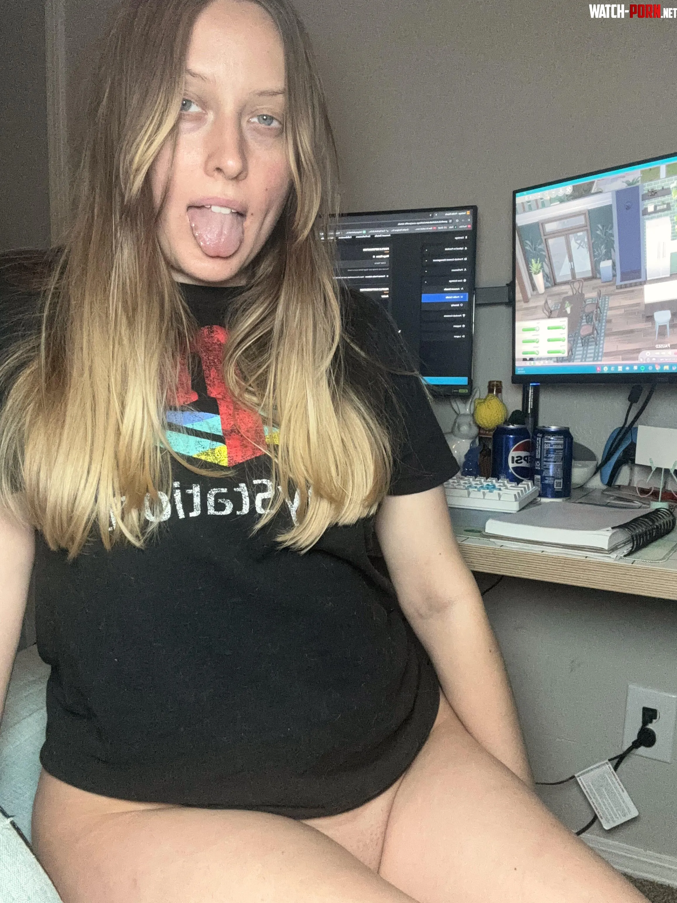 Team PC or team PlayStation? [f] by skyssain