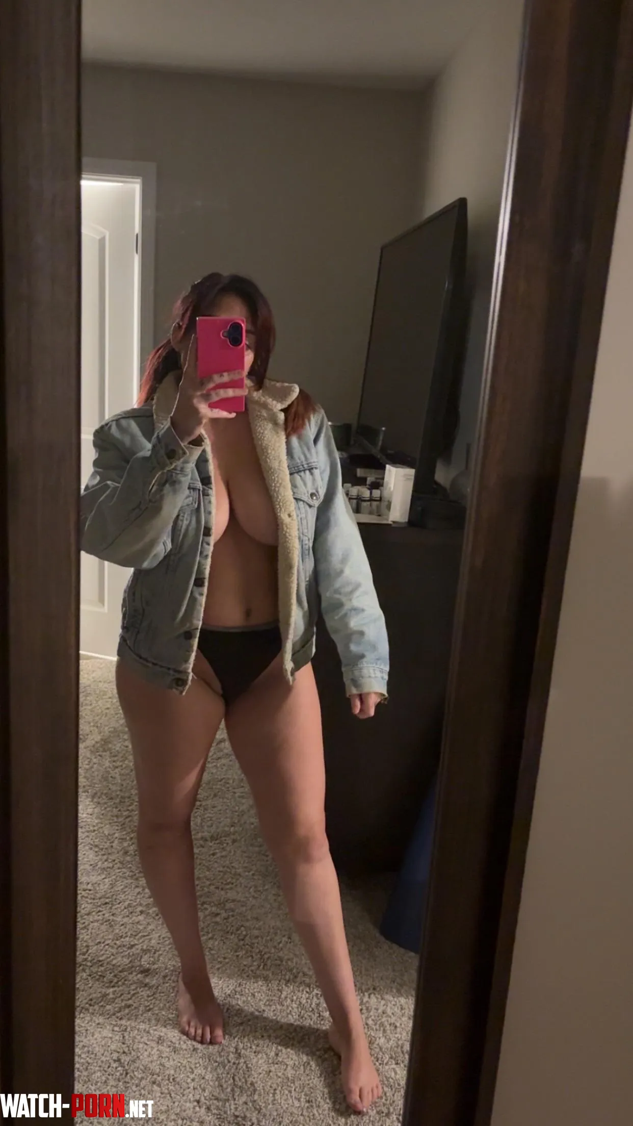 someone please tell me why it’s so hard to find a nice man to worship my body by bangbangreign21