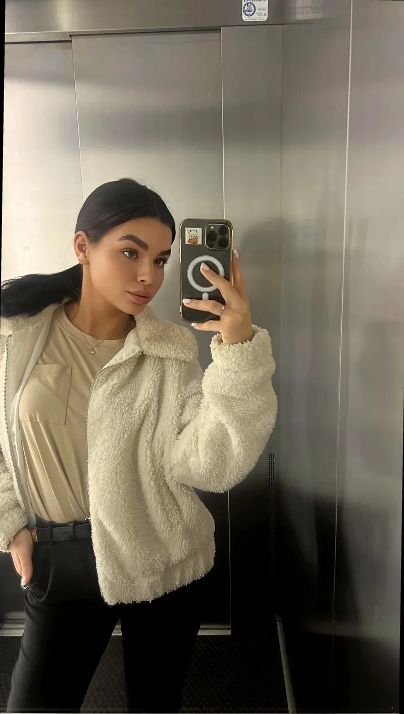 Thumbnail Radiant Beauty: chibi_mima's Self-Appreciation