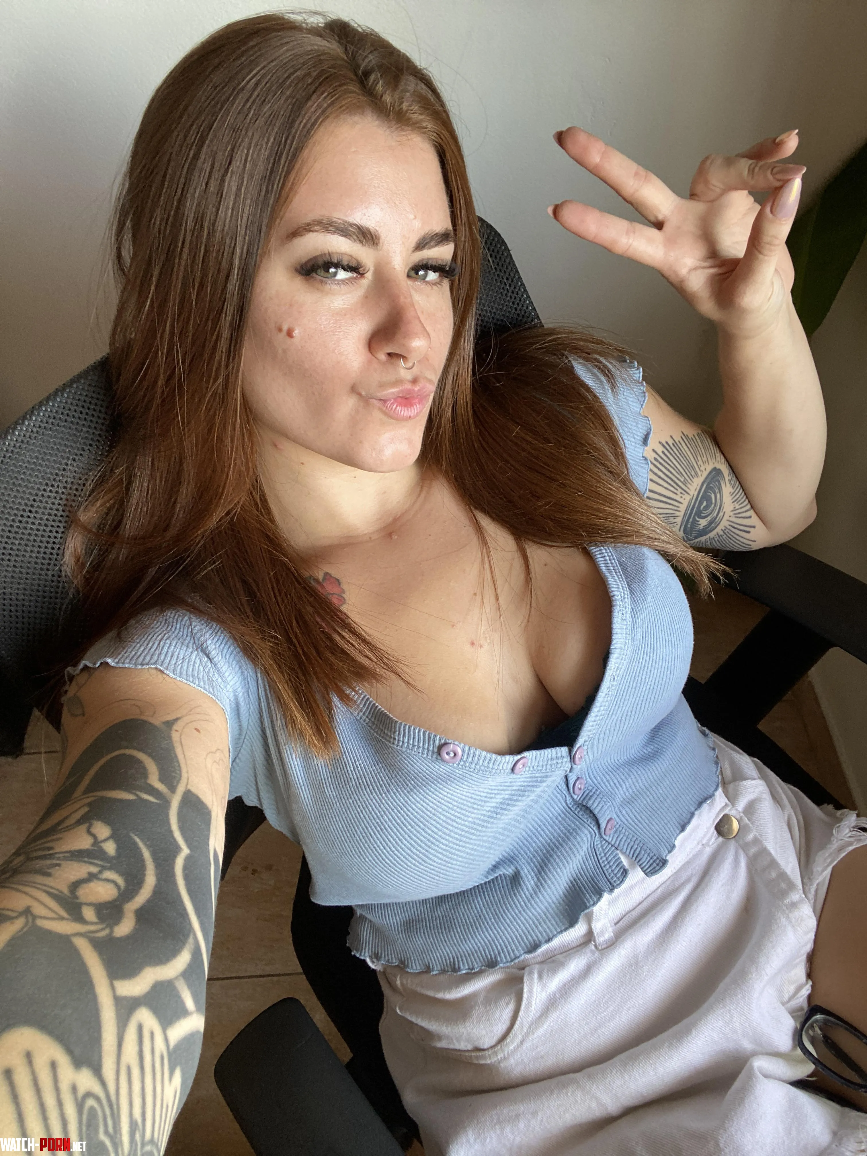 This top matches my eyes by -N3vim