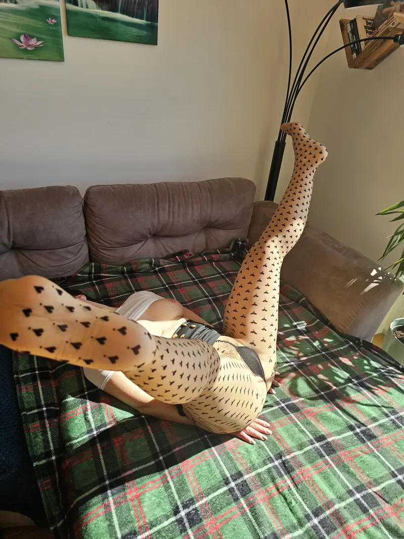 Thumbnail Pure-Amoeba7160: A Playful Experience in Pantyhose
