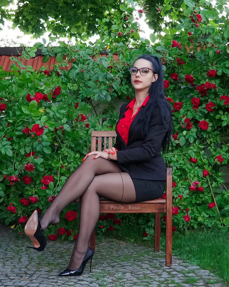 Thumbnail Do You Like my Pantyhose? Dive into Goddess__Paula's World
