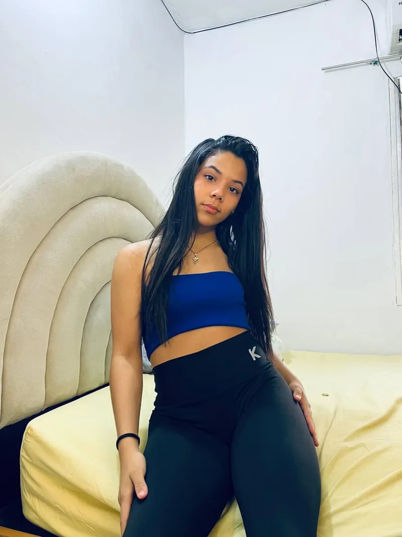 Thumbnail Exploring the Love for Croptops: A Fashion Enthusiast's Story by hadabrit