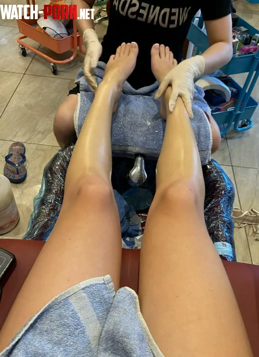 My legs wants your tongue.. by BellaBlisse