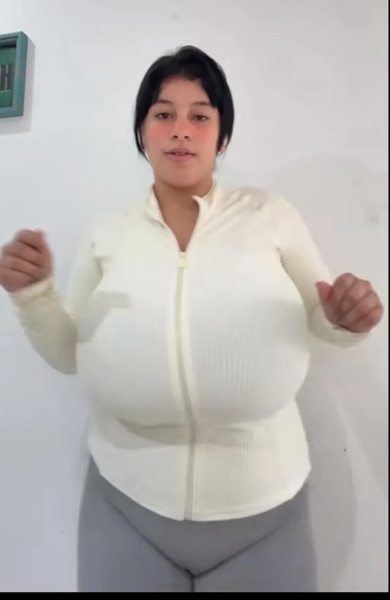 Thumbnail DazzlingAd6626's 💎 Article on 2busty2hide Category