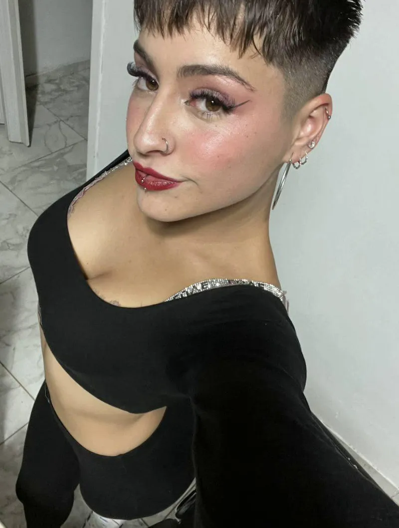 Thumbnail Nikkispicee's Quest for Classiness & Turning Heads - classygirls