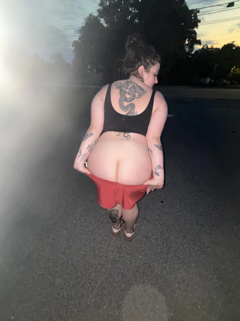 Thumbnail ThickkandSweet's Neighborhood Charm: Embracing Mombod Vibes - mombod