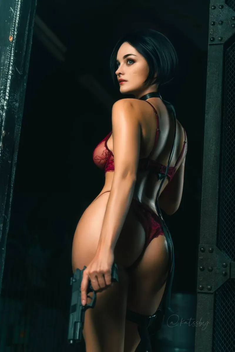 Thumbnail Sophie Katssby Nails Ada Wong Cosplay