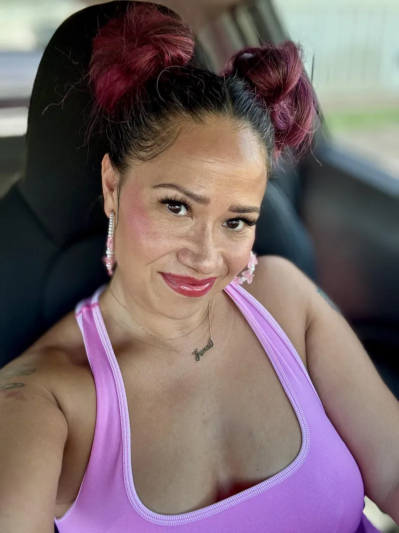 Thumbnail Jamaican x Chinese Ethnic Mix: A Colorful Background | Thepinkrollerskater
