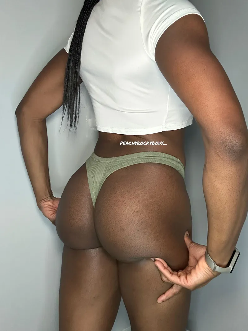 Thumbnail peachyrockybody_ Invites You to Feel Between Cheeks in ComplexionExcellence