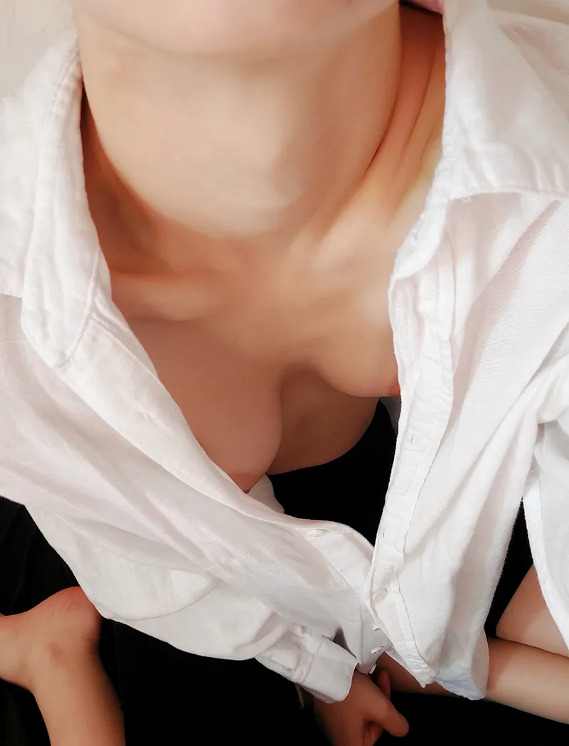 Thumbnail Pausing-Worthy View by SashaBarefoot in downblouse Category
