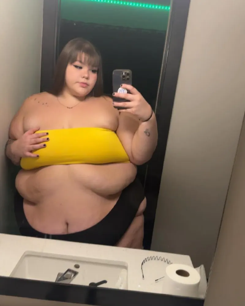 Thumbnail Discover 'Double Triple Layers' by greedygirlmariee in SSBBW