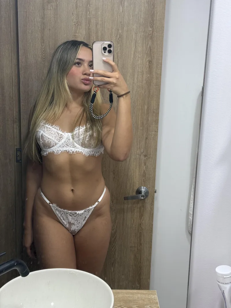 Thumbnail Blonde Bombshell Alert: Exciting Content Ahead | SabrinaZest41