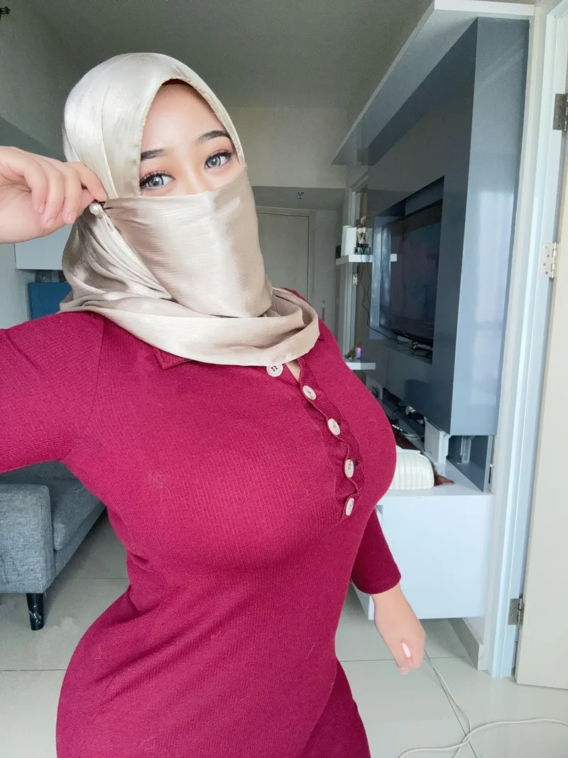 Thumbnail Muslimah Fashion Insights by RetroAstroBabe