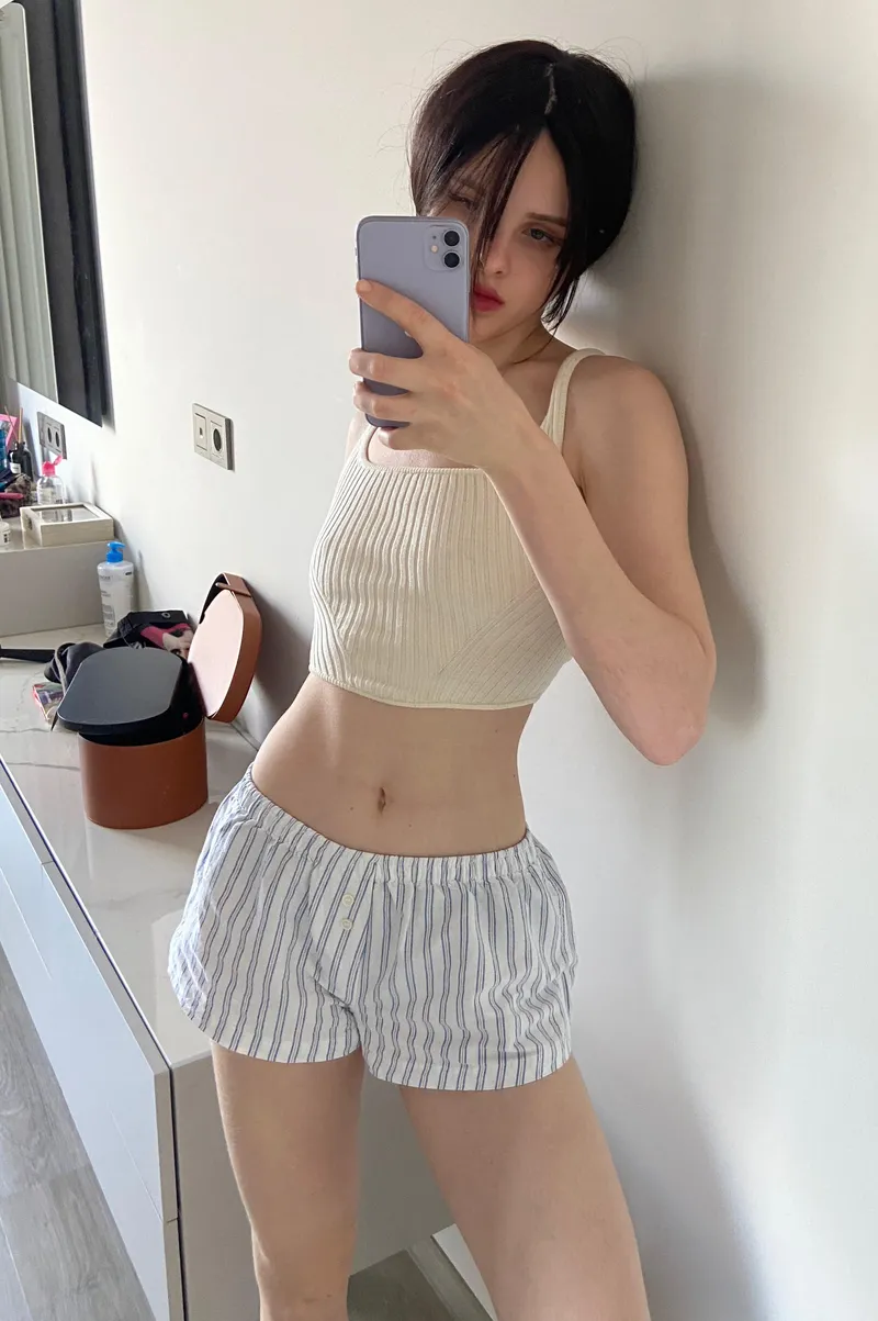 Thumbnail Home Comforts: shibkashi's Croptop Delight for a Cozy Day