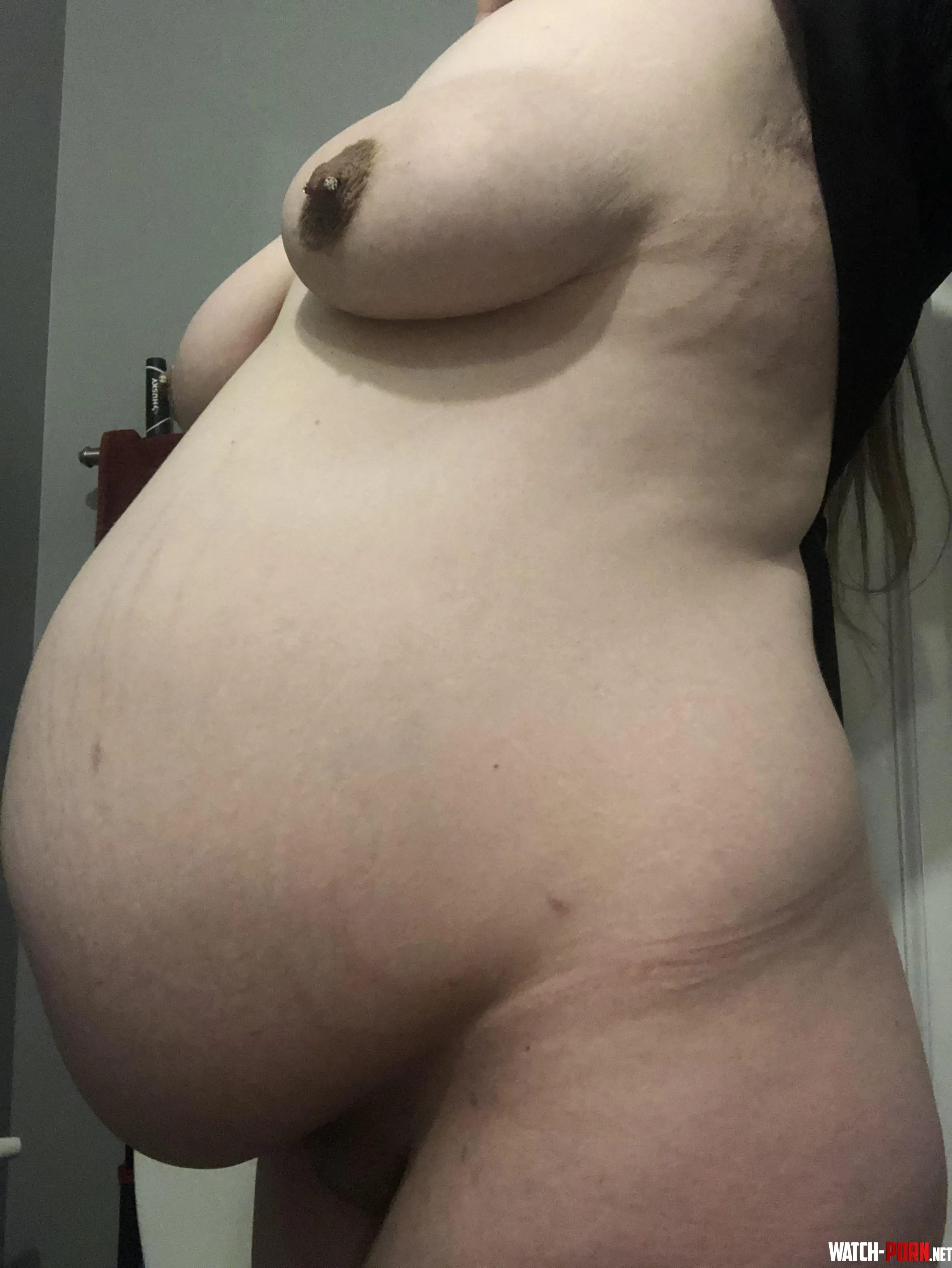 Who doesn’t love looking at a pregnant woman’s body by squibb1019