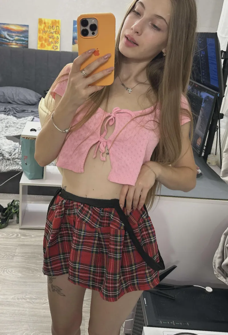 Thumbnail Channeling Shy Freshman Vibes: LushLyn9's College Orientation Croptop Tale