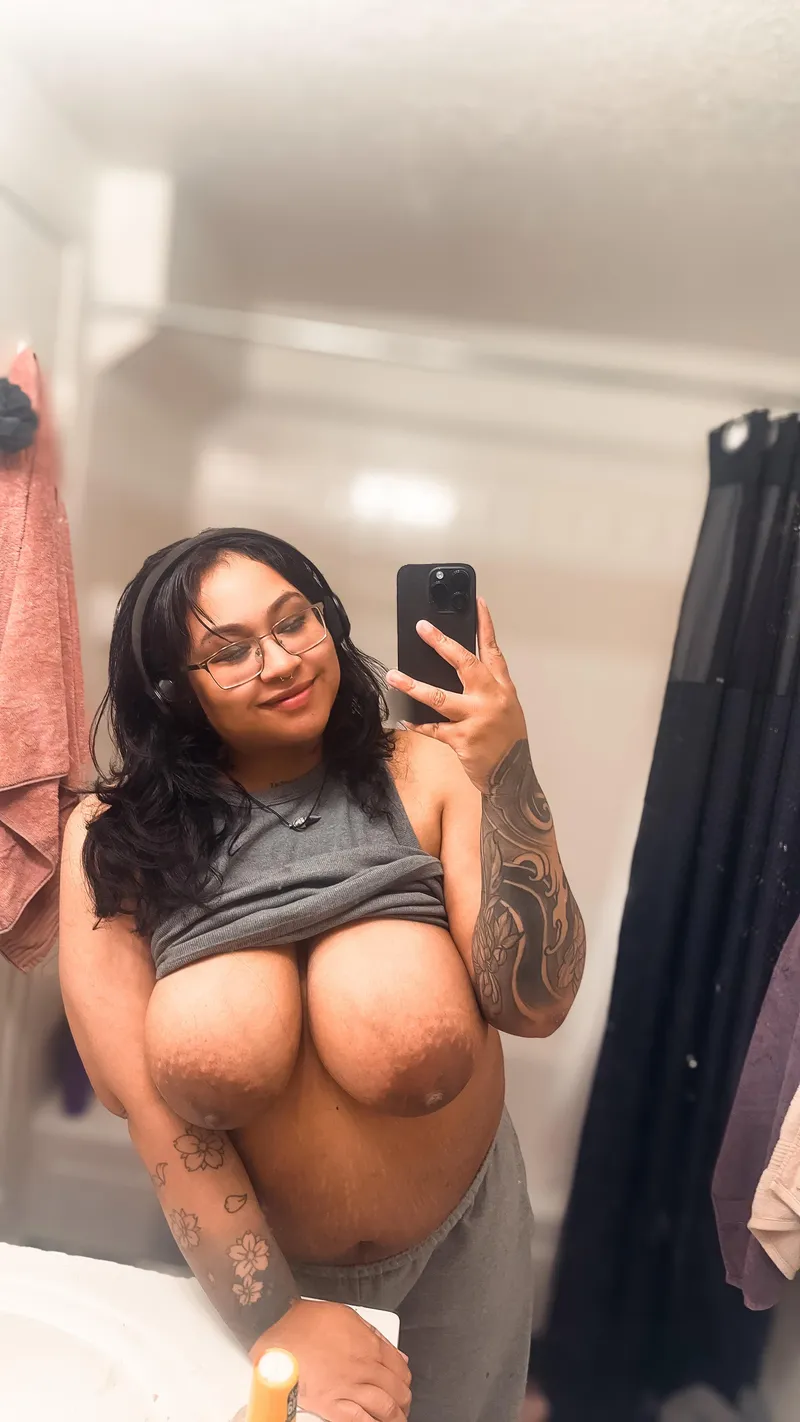 Thumbnail Early Bird Antics: BBW Vibrancy in Action