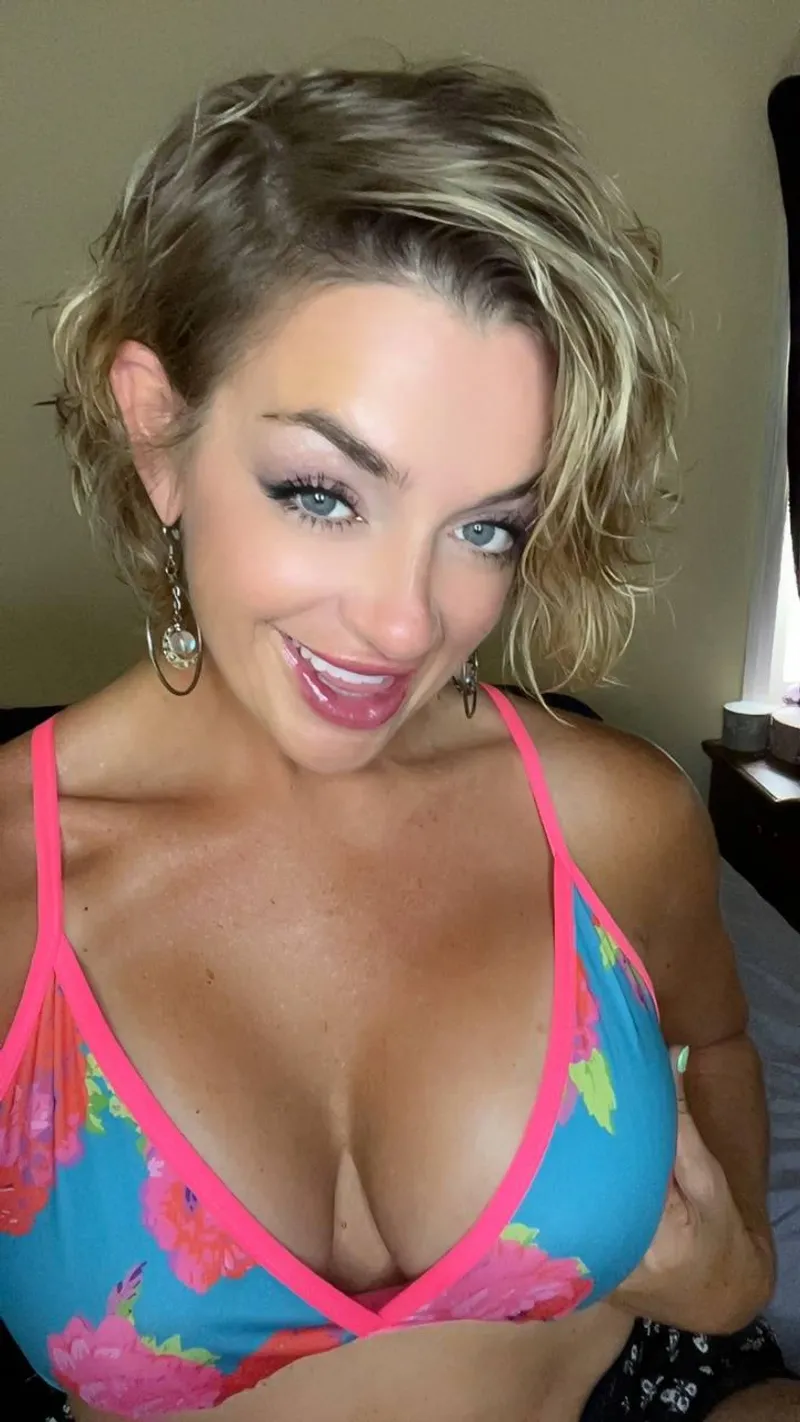 Thumbnail F58 from England Wishing Happy Weekend | marythegym | gilf