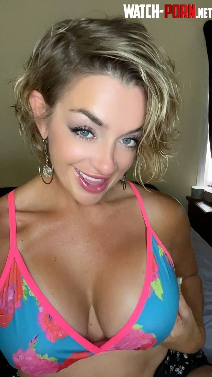Does this gilf make your day better by SashaSins555