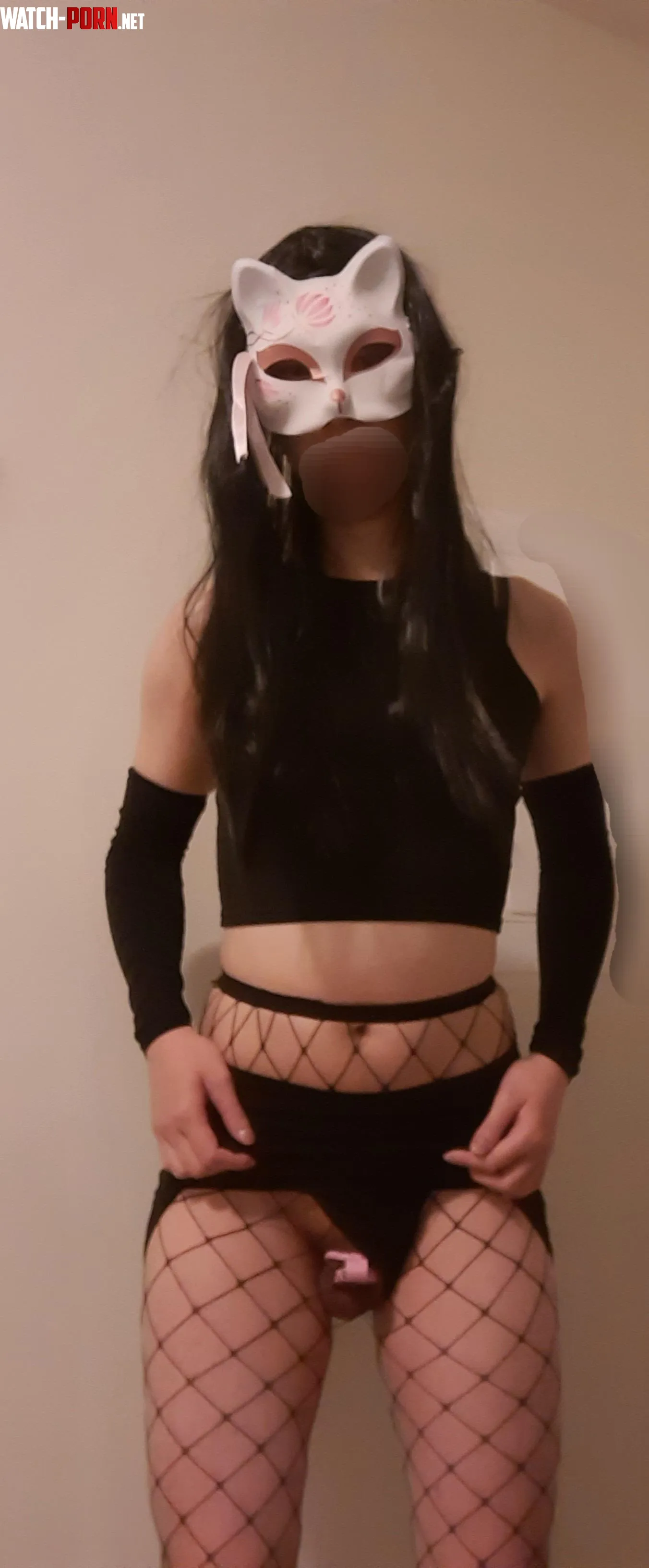Am back, upgraded (downgraded? Lol) to a flat cage and a new wig hehe ☺️ by throwawayalwayshere