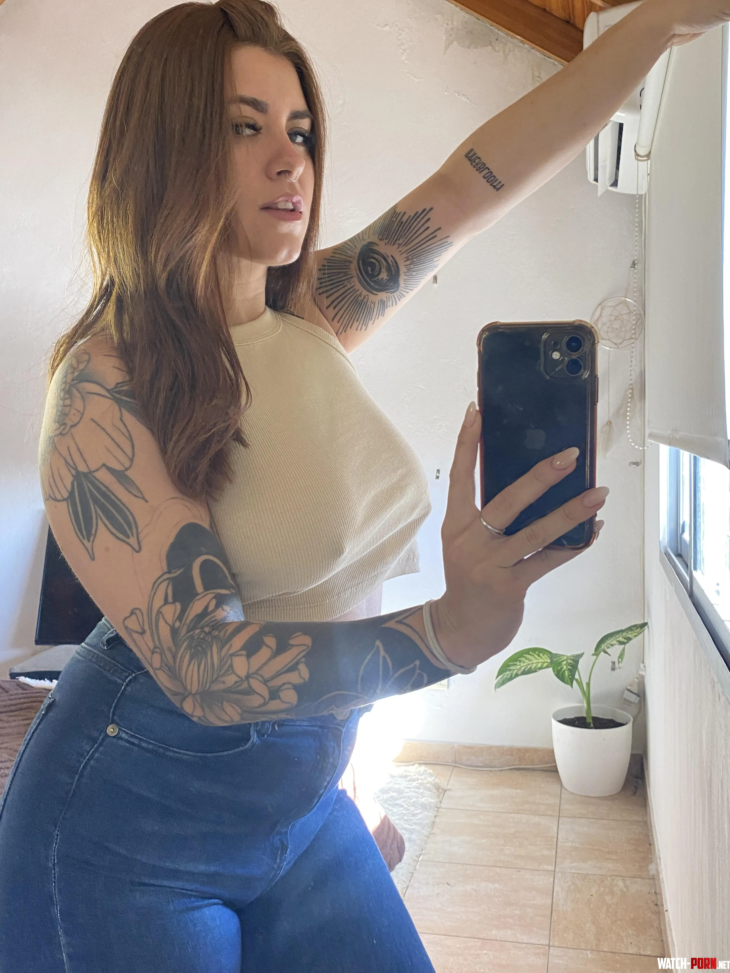 Confident Ladies are Sexy they say... by -N3vim