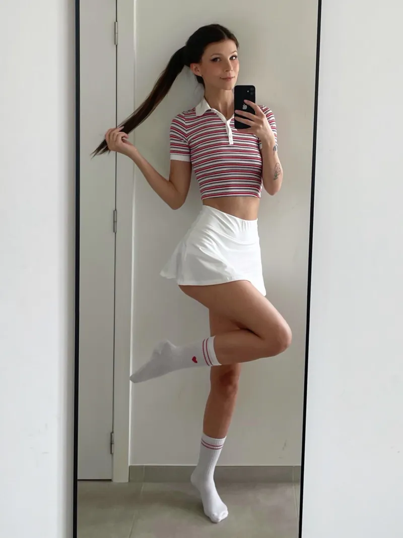 Thumbnail Flamingo Pose Fans Rejoice - IvyNash's Delight