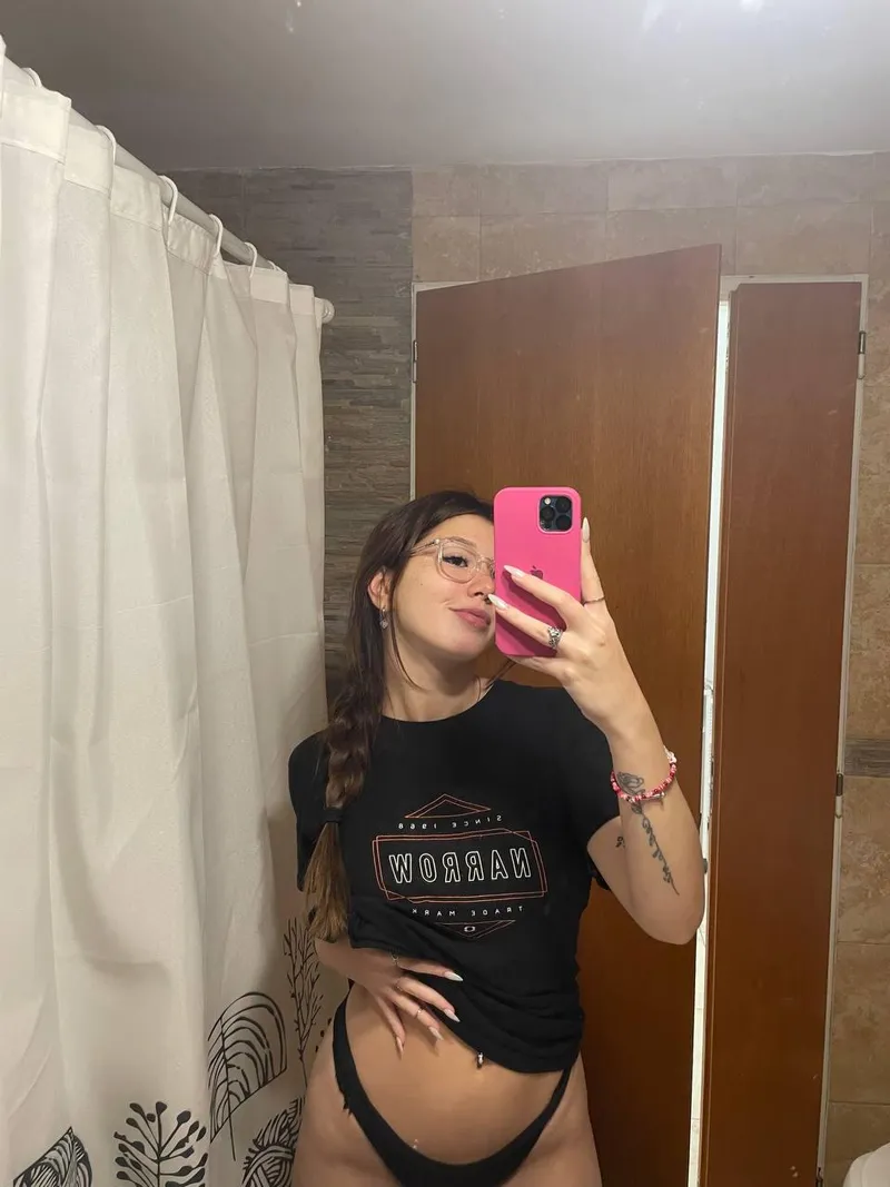 Thumbnail One Word to Describe - Revealing Allure | lil-helena