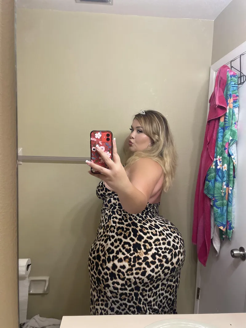 Thumbnail Birthday Selfie Fun: Playful BBW Moments