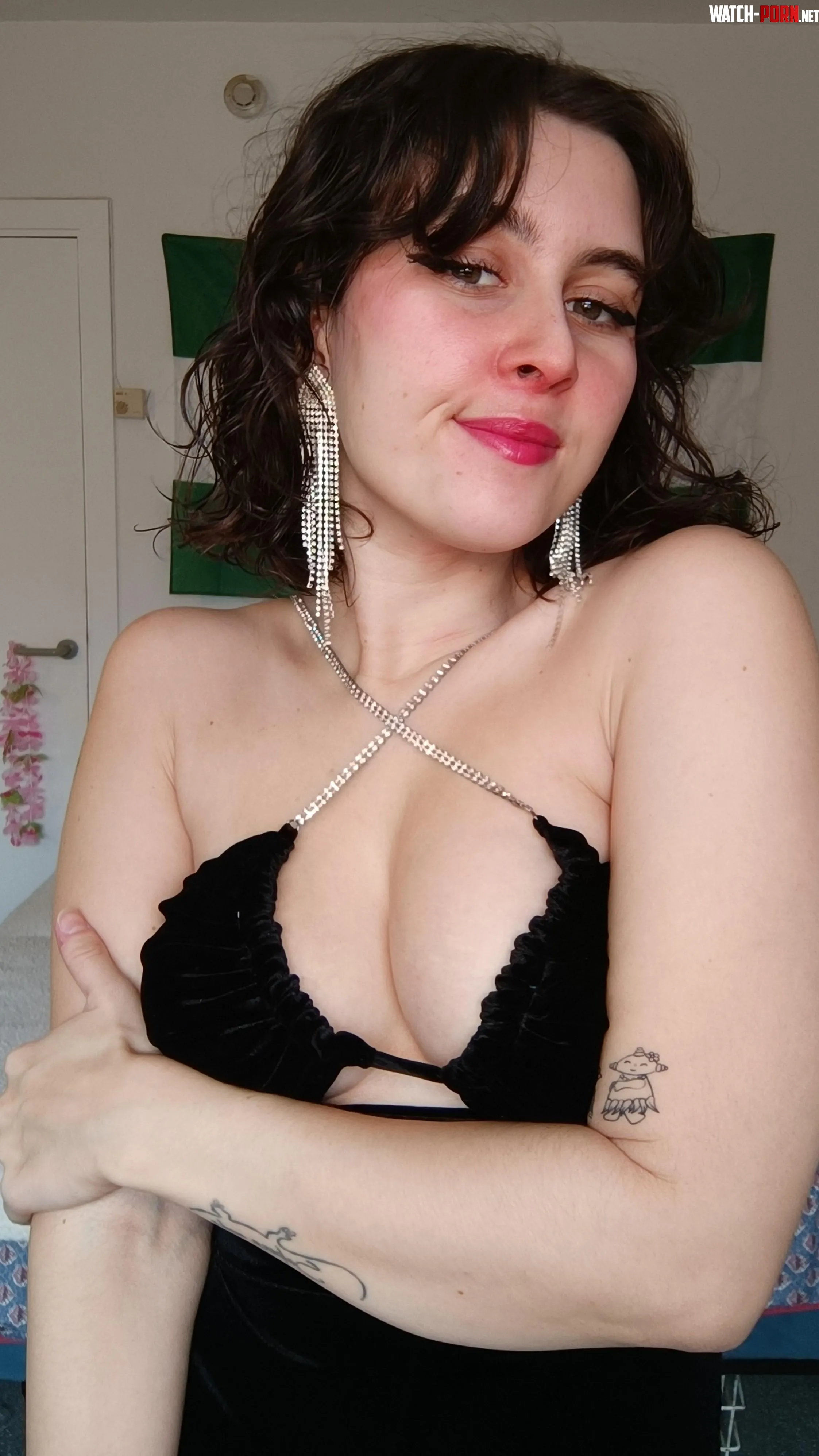 Rateee my elegant cleavage. F22 by efosy