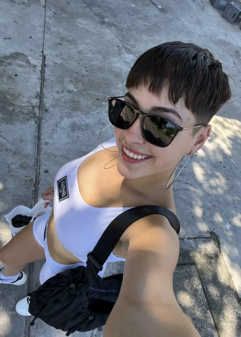 Thumbnail Sending Love Through a Selfie by Nikkispicee in Classygirls