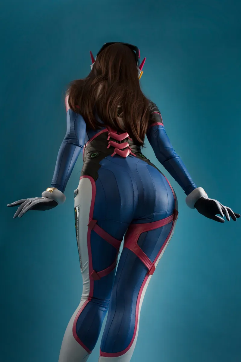 Thumbnail D.Va Cosplay by Alice Inferno | Aliceinferno | cosplaybutts