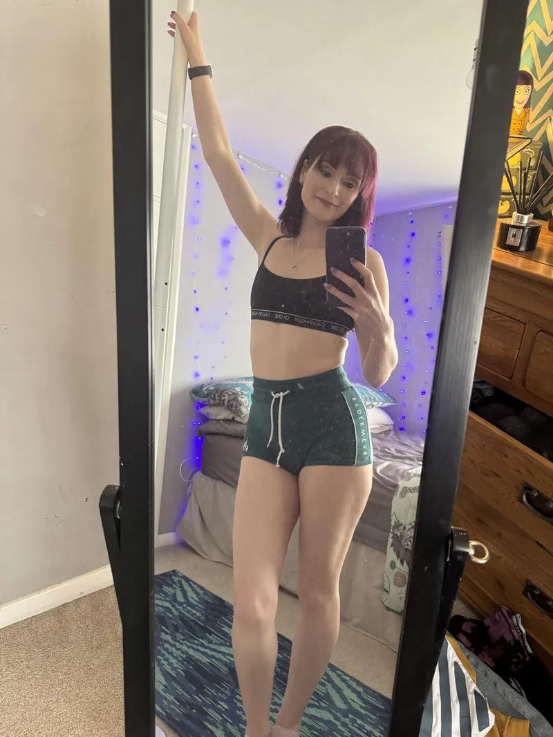 Thumbnail Allalexfeet Showcases Their Workout-Ready Crop Top