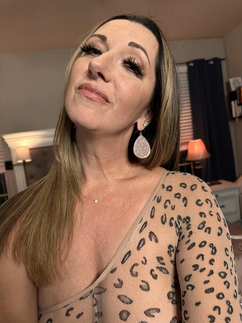Thumbnail Age No Barrier - Would You Engage with a 51-Year-Old Grandma? by RaineyLove