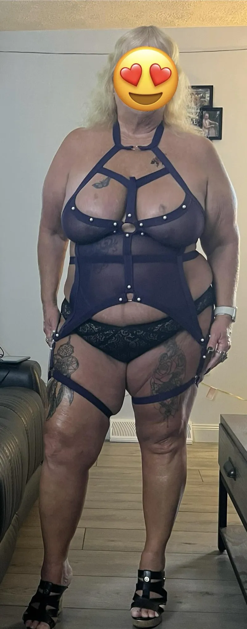 Thumbnail Embrace Smokinhotgranny38DDD's Oiled-Up Readiness in Thicker Realm