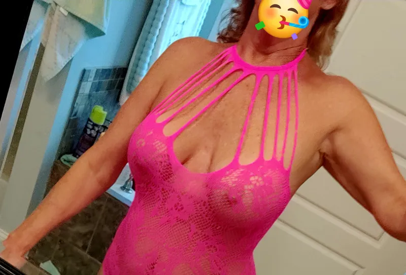 Thumbnail Mature Experience - Interacting with a 61-Year-Old GILF by girthyindividual123