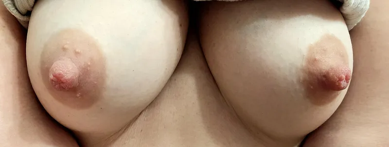 Thumbnail Peachjuice69's Captivating Puffynipples Demand Attention