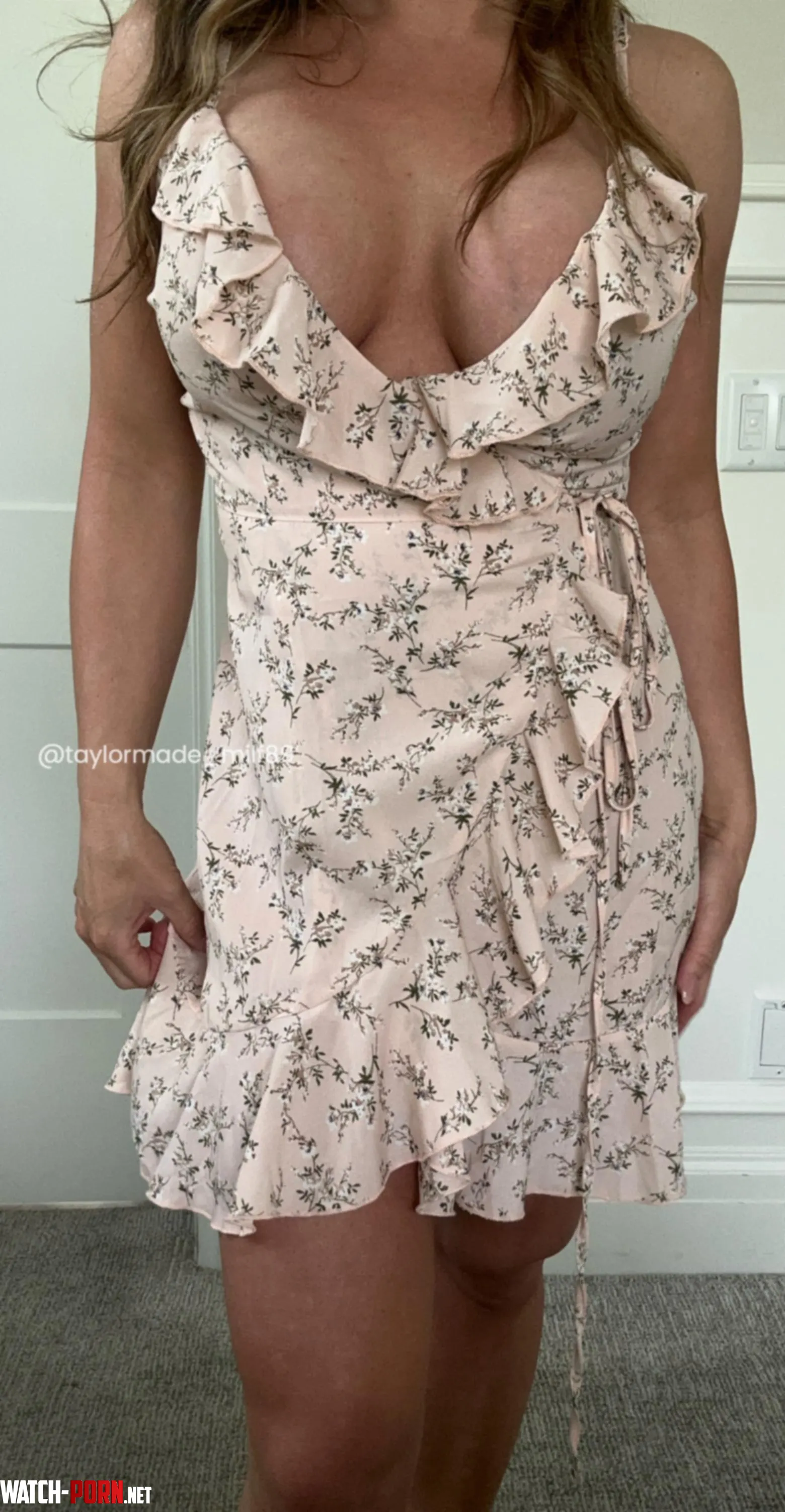 Take my dress of and I'll make your fantasy come true by Taylormade_Milf89
