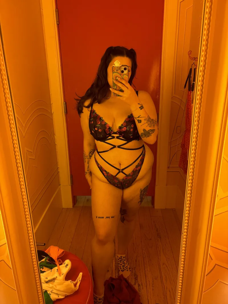 Thumbnail Add Real Mombod Beauty to Your Collection Today!