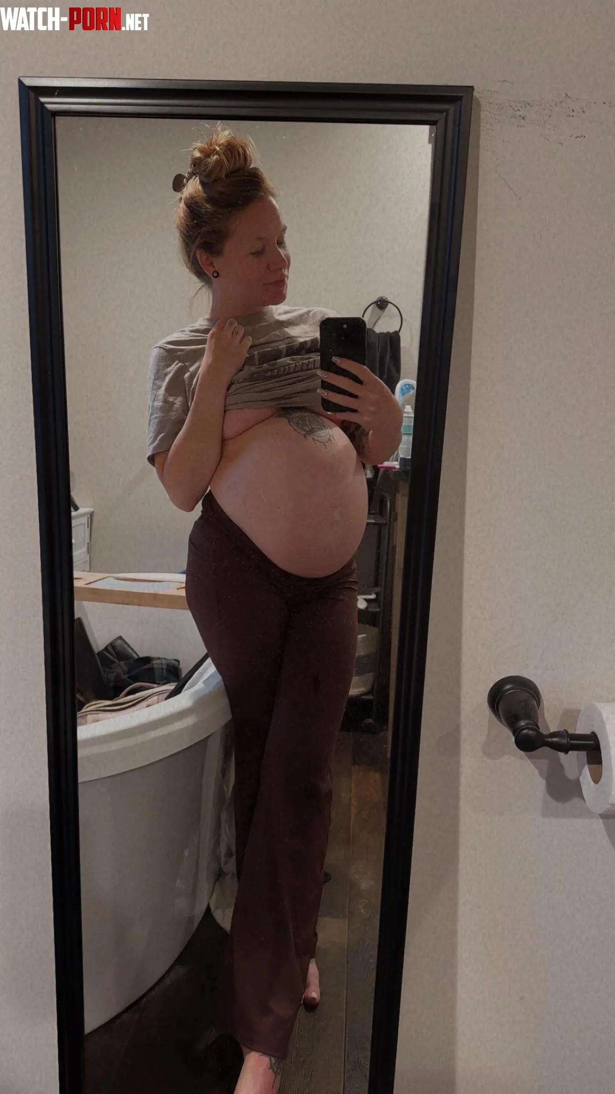 How’s my pregnant belly looking at 27 weeks? by wildlymee