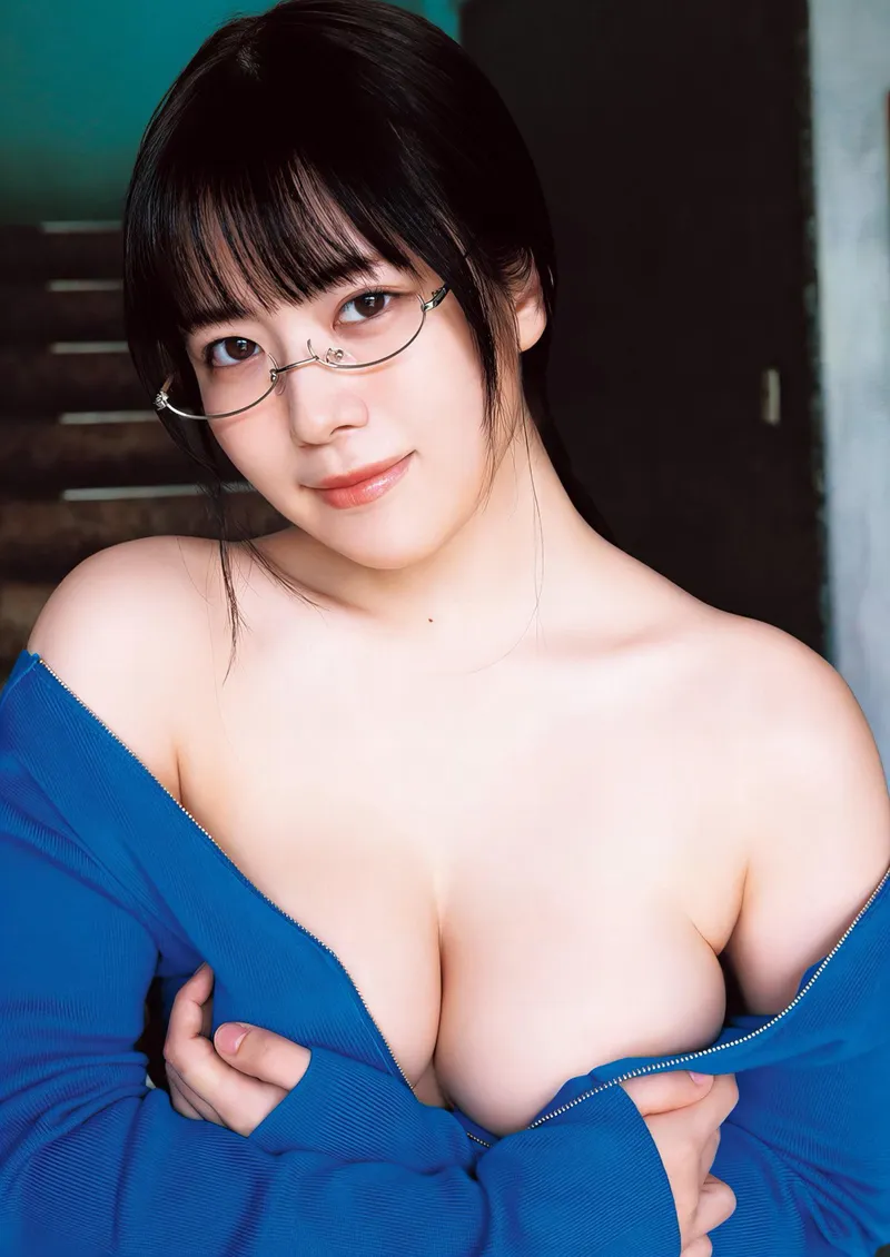 Thumbnail Gravure: Explore the Allure of Umi Shinonome with KanzeBend