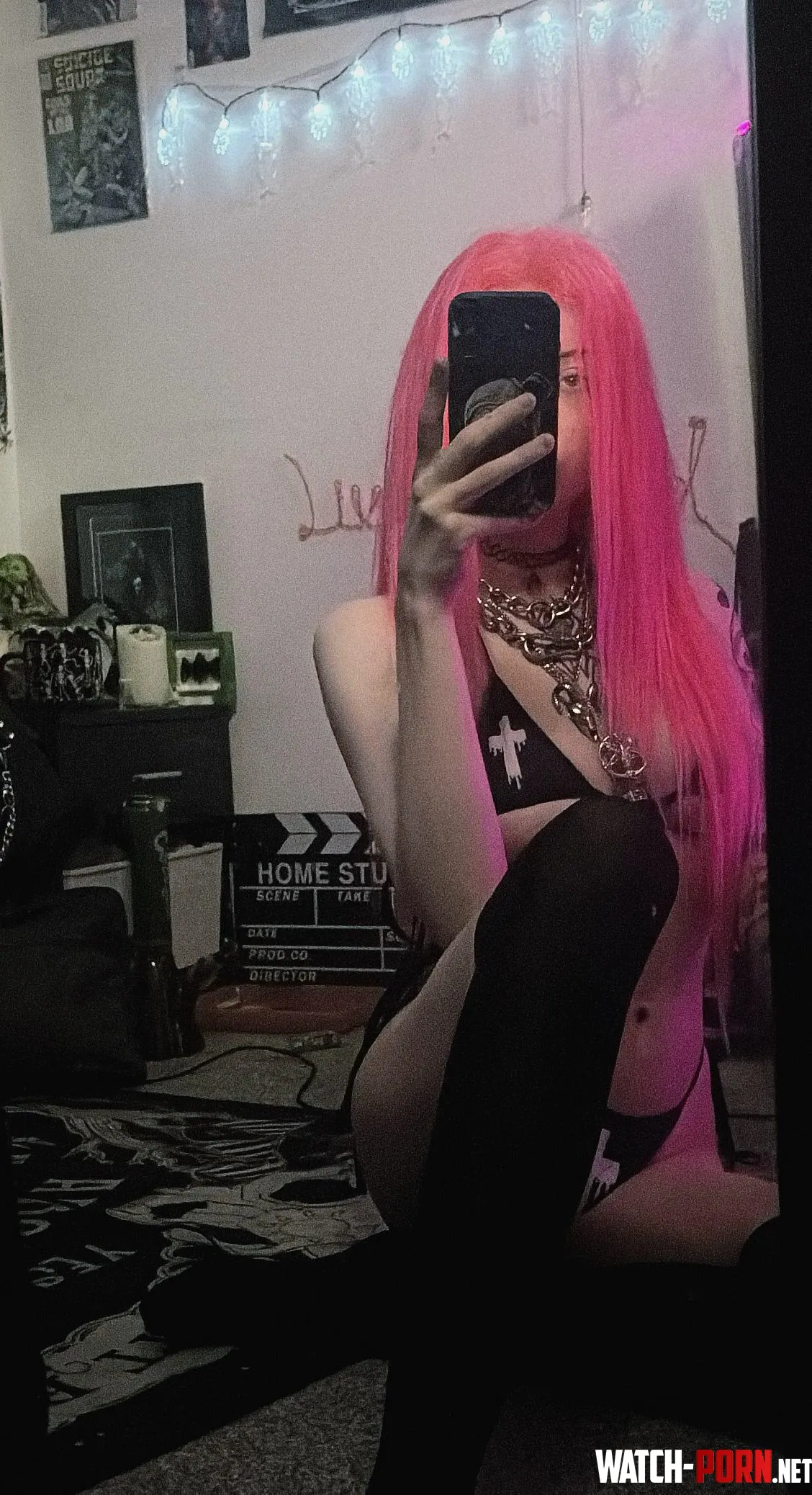 Flamingo vibes with a fuck-me-now attitude by LivingDeadGothh