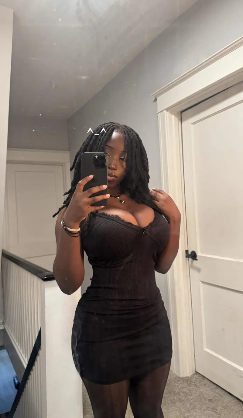 Thumbnail Dive into nxire_x: A HotBlackChicks Experience