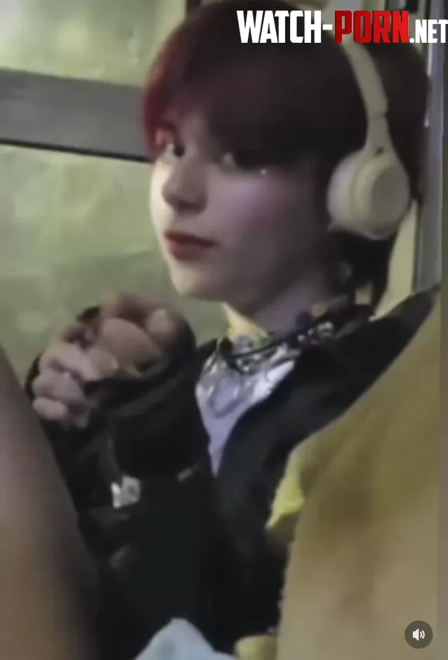 Anyone know who this is? Does she even do porn? by hdhfdgtsd
