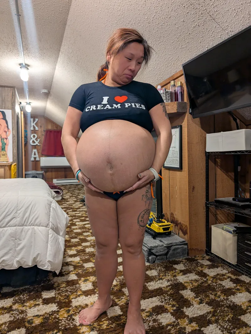 Thumbnail kat_atomic_10's Tale of Pregnancy at 4' 11