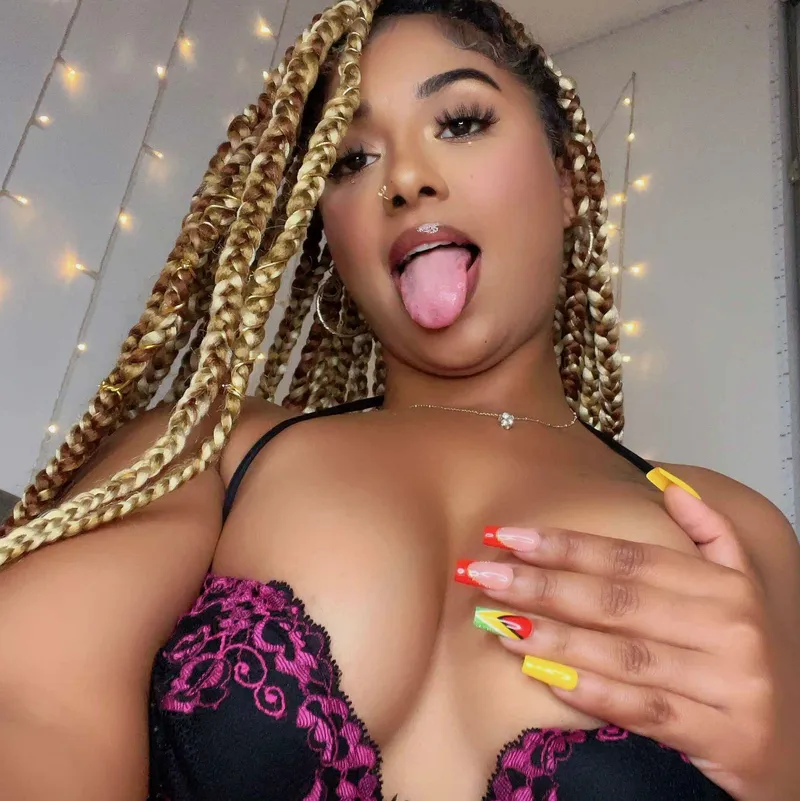 Thumbnail Seductive Promise: HotBlackChicks' Secrets | boujielilthang