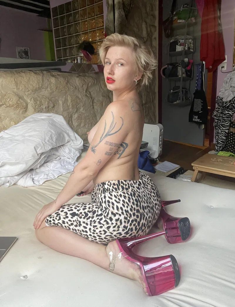 Thumbnail AdultSachaaxx Provokes Thoughts with Mysterious Short Hair Tales