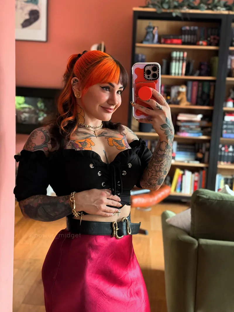 Thumbnail Stylish Moments: Rocking Clothes in MirrorSelfies by power_midget | MirrorSelfie