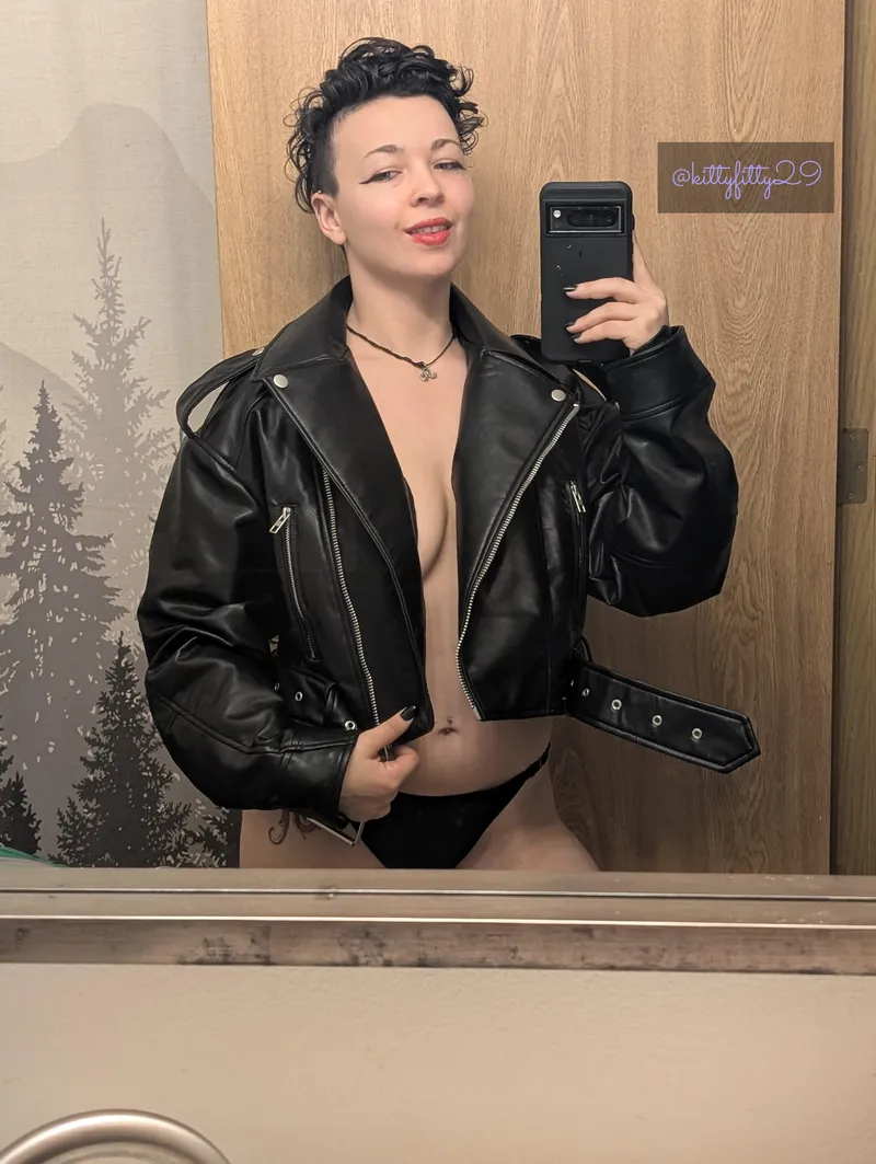 Thumbnail Leather Fashion Fave: LadiesInLeather Tips | Fitty_Kitty291